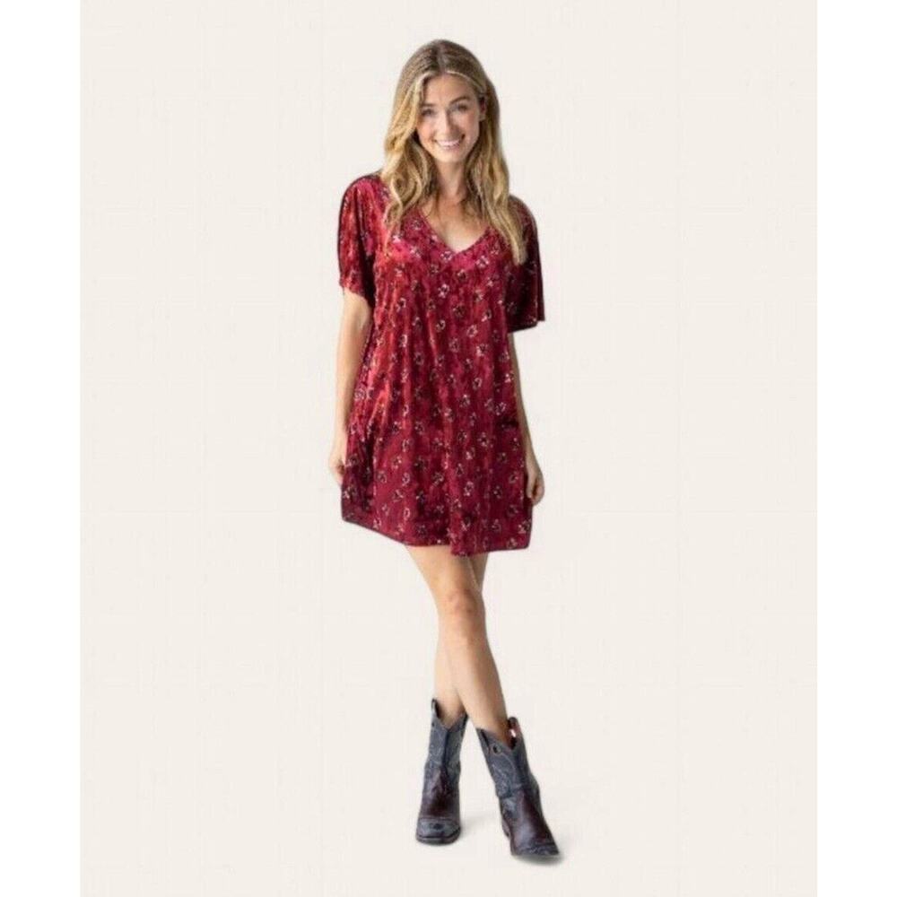 Women's Red V-Neck Short Sleeve Dress